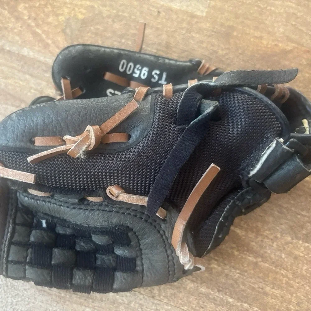 Adidas 9.5